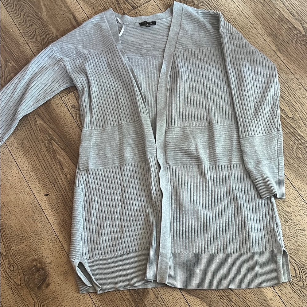 Elegant Gray Women's Cardigan